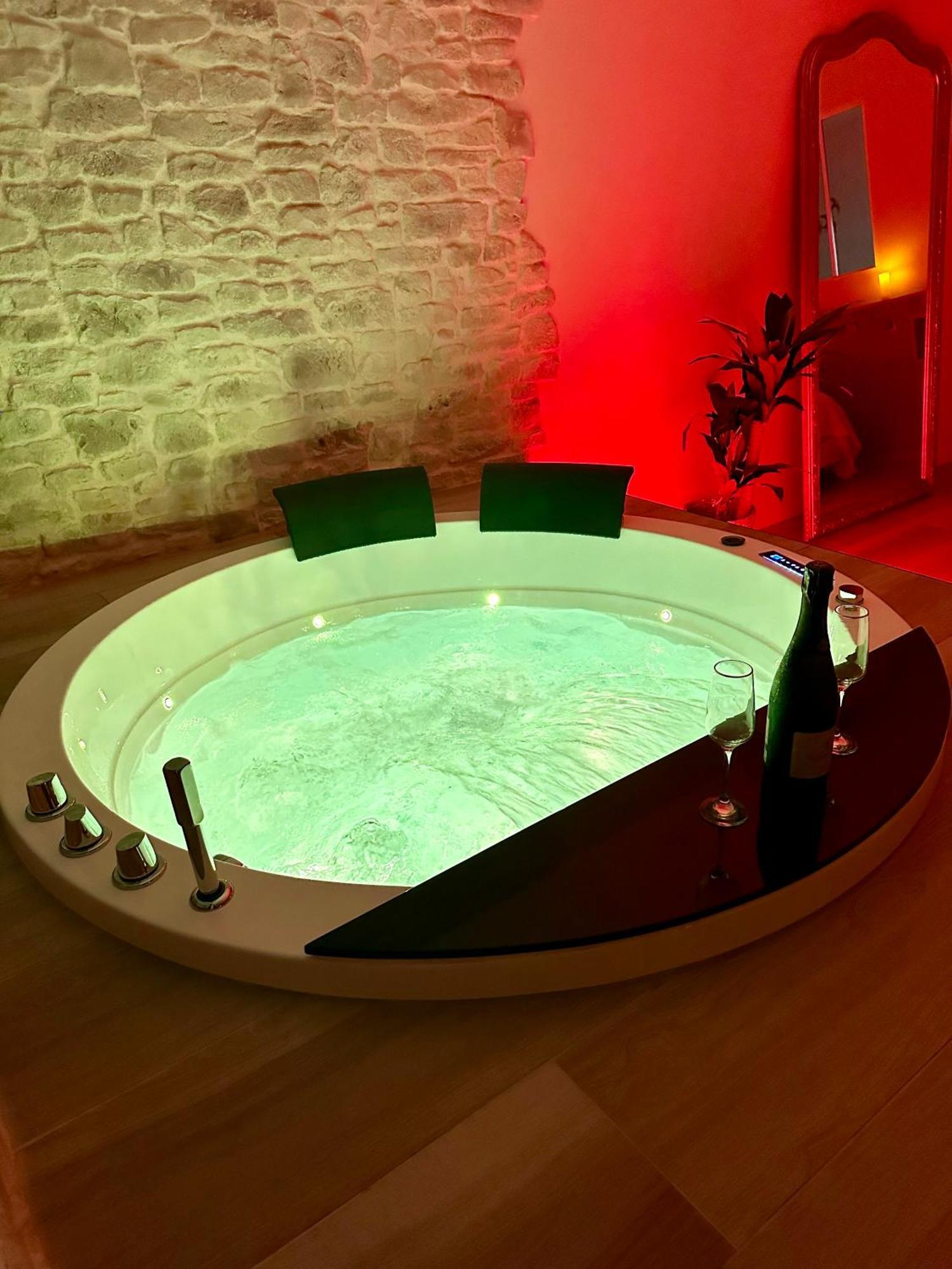 Les Suites Du Payre - Suite Romance Saint-Hilaire-de-Talmont Exterior foto
