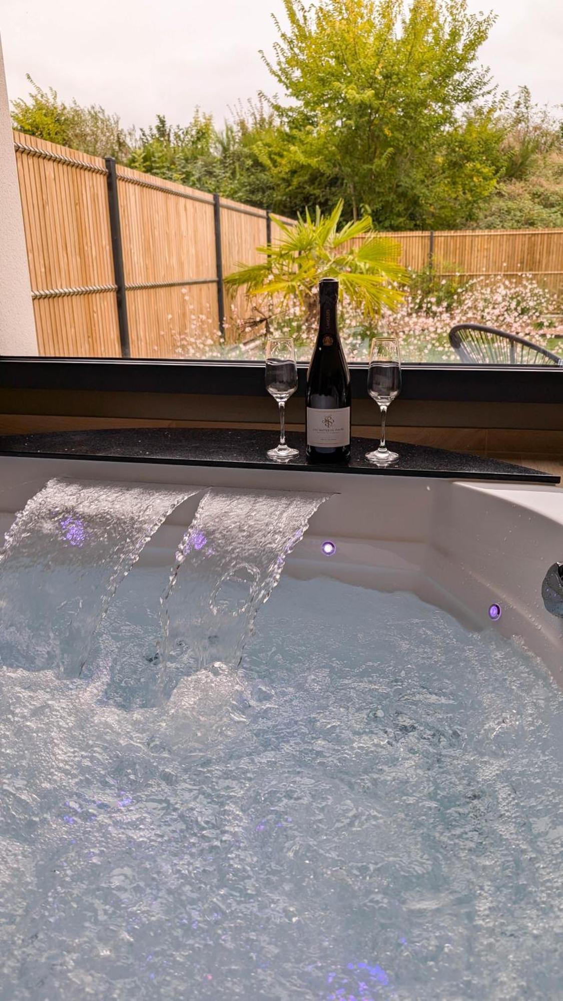 Les Suites Du Payre - Suite Romance Saint-Hilaire-de-Talmont Exterior foto